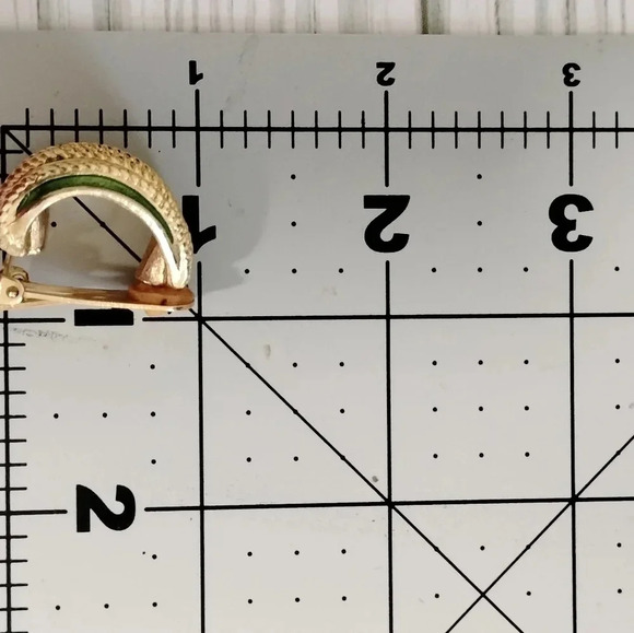 Light Green Enamel and Gold Tone Dome Hoop Clip On Earrings 1" Vintage - Picture 7 of 7